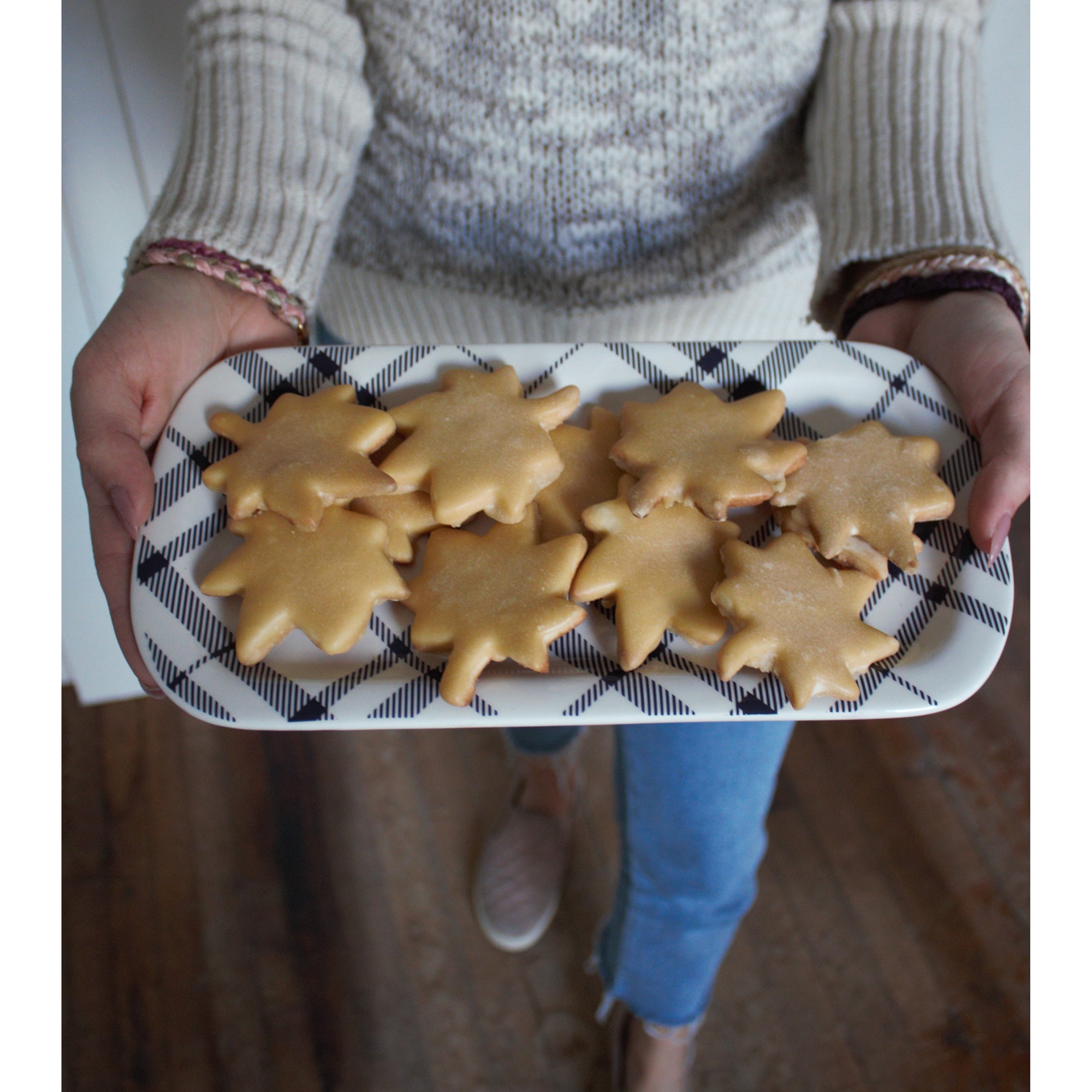 MAPLE CREAM LEAF COOKIES